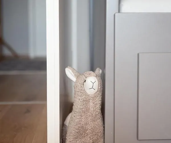 Cozy Brcalnik *